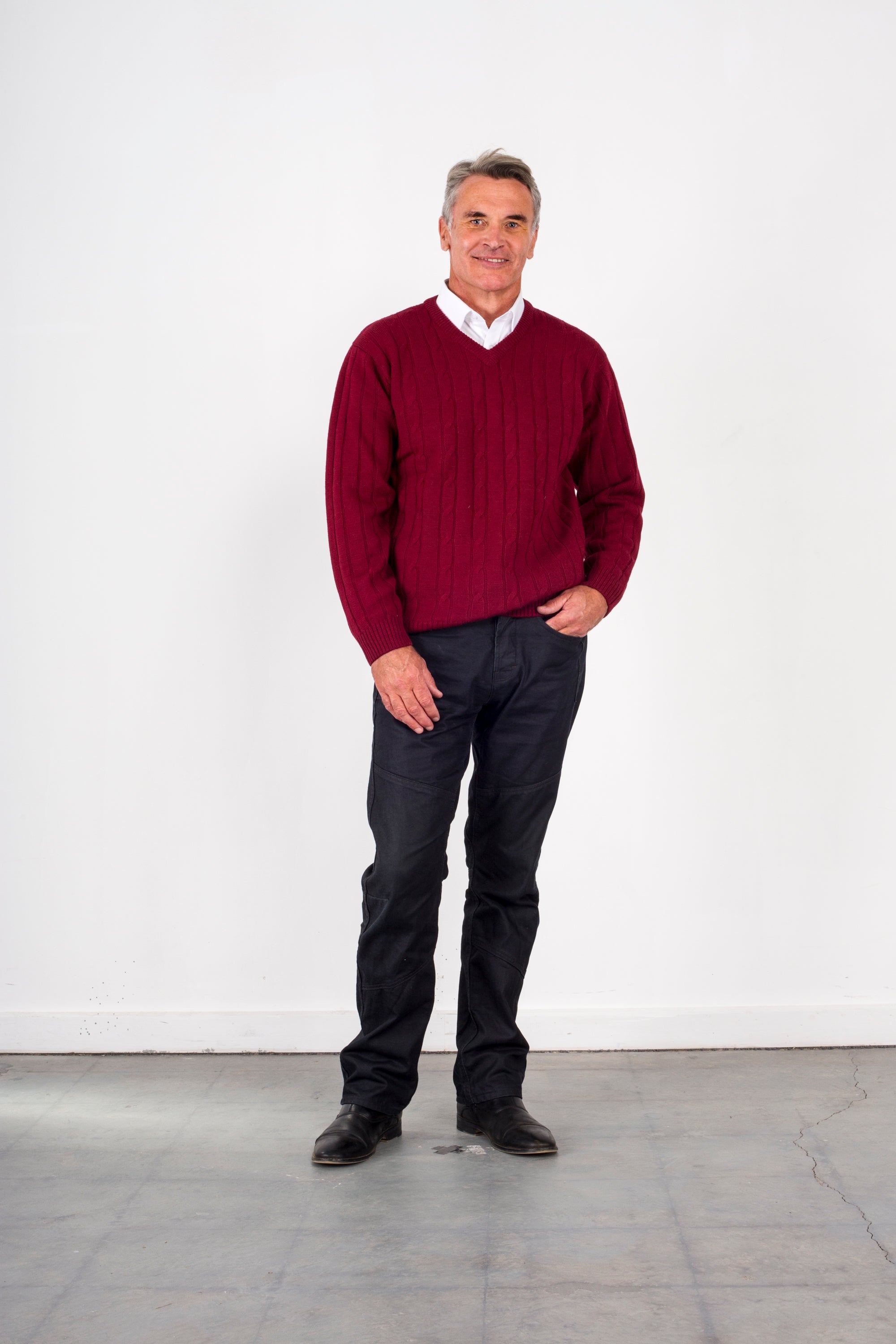 PURE WOOL V-NECK CABLE ANSETT PULLOVER