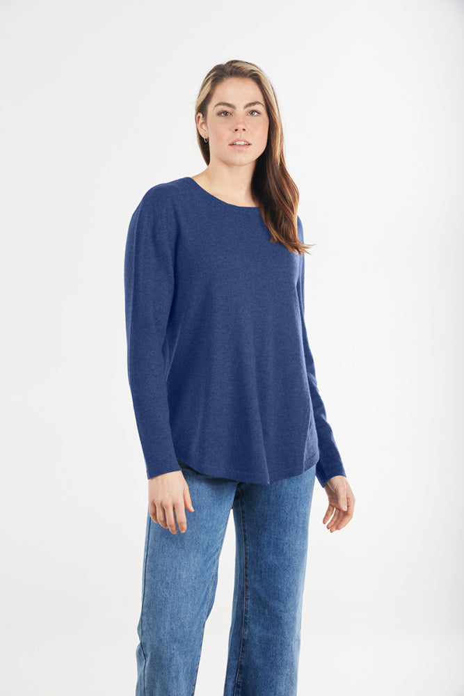 CREW NECK PULLOVER WITH PLEAT DOWN CENTRE BACK