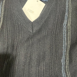 Tradewinds By ansett V-neck $59 section